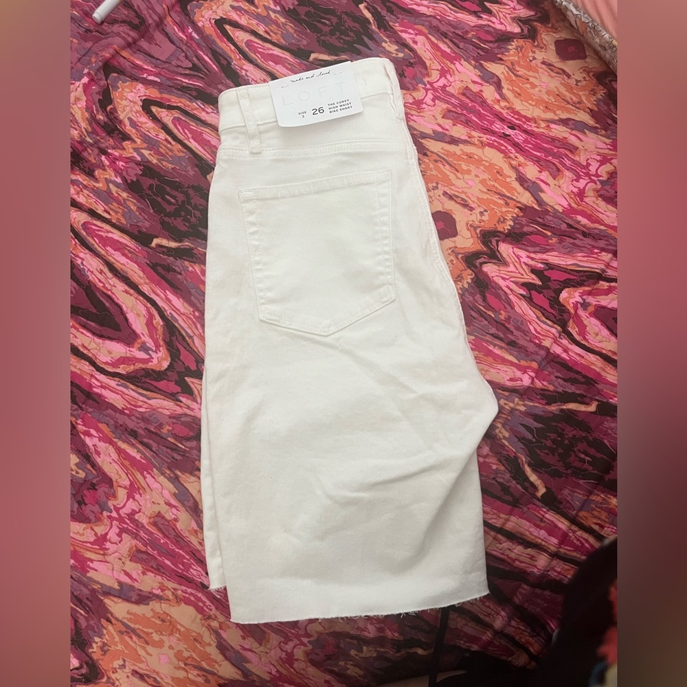 Loft size 2 white Bermuda NEW WITH TAGS
